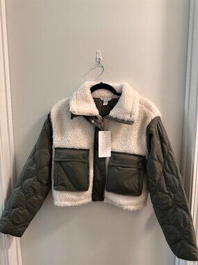 NWT Athleta Sherpa Quilted Jacket Olive Green XS — Never Worn